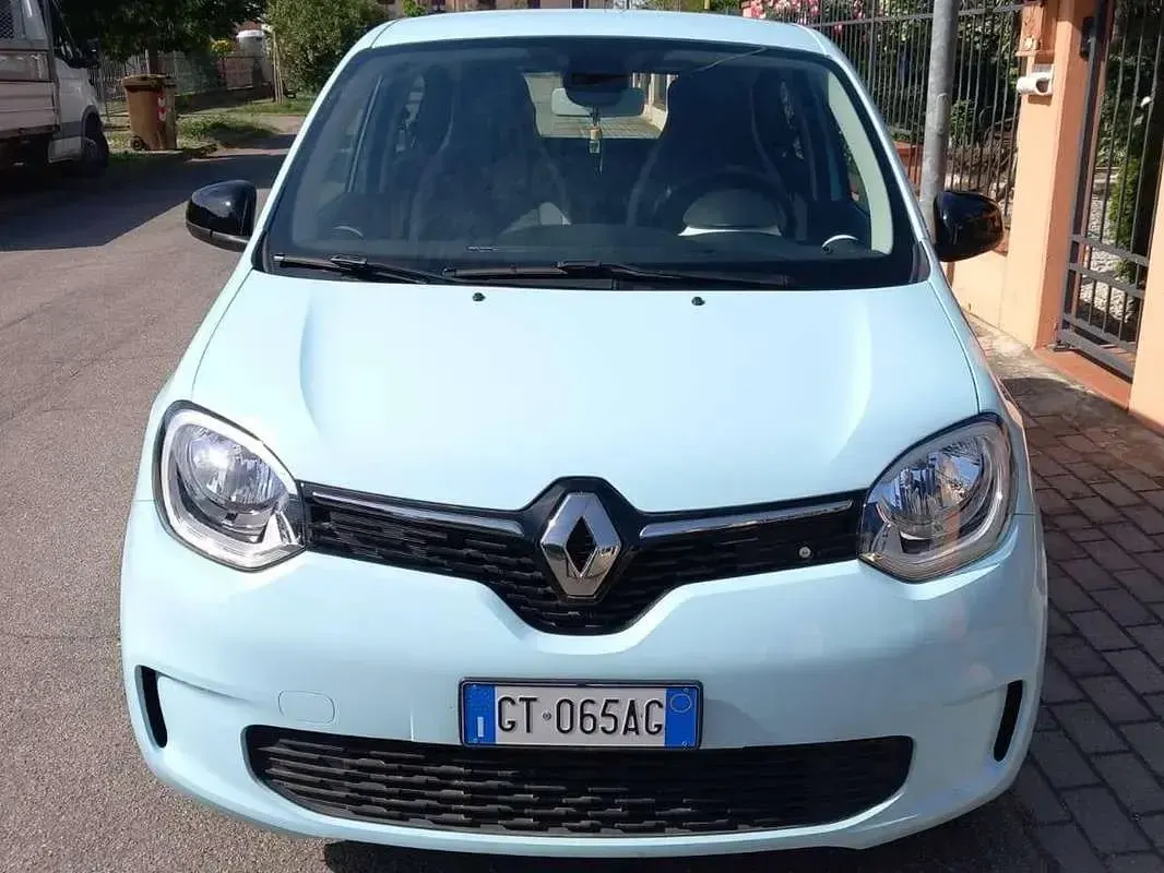 Usata Renault Twingo Equilibre 65 CV (47 kW) 2024 Blu/azzurro Utilitaria