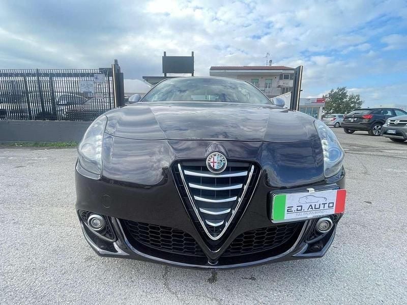 Nero Usata 2014 Alfa Romeo Giulietta Exclusive Tre volumi | 8990 € (Buon prezzo) - Immagine 1/4