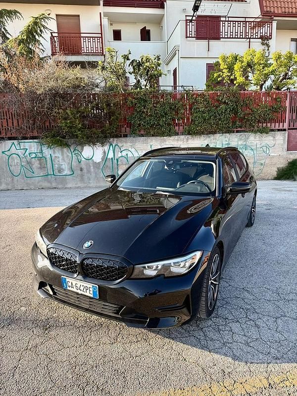 Usata BMW 318 Sport Line 150 CV (110 kW) 2019 Nero Station wagon