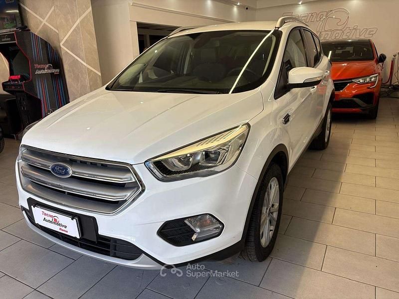 Usado Ford Kuga Titanium 120 CV (88 kW) 2018 Blanco SUV