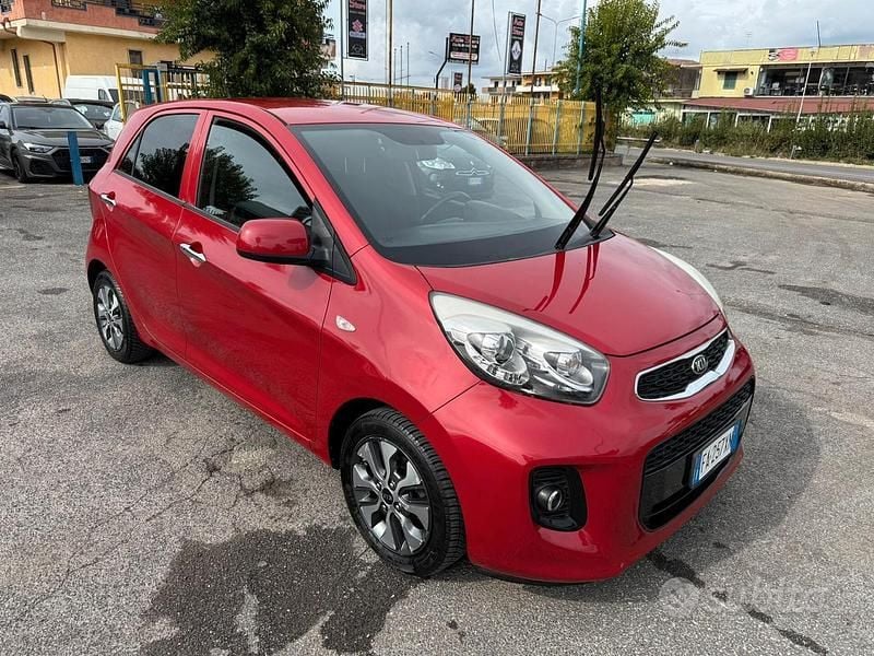 Usata Kia Picanto 67 CV (49 kW) 2015 Rosso Utilitaria