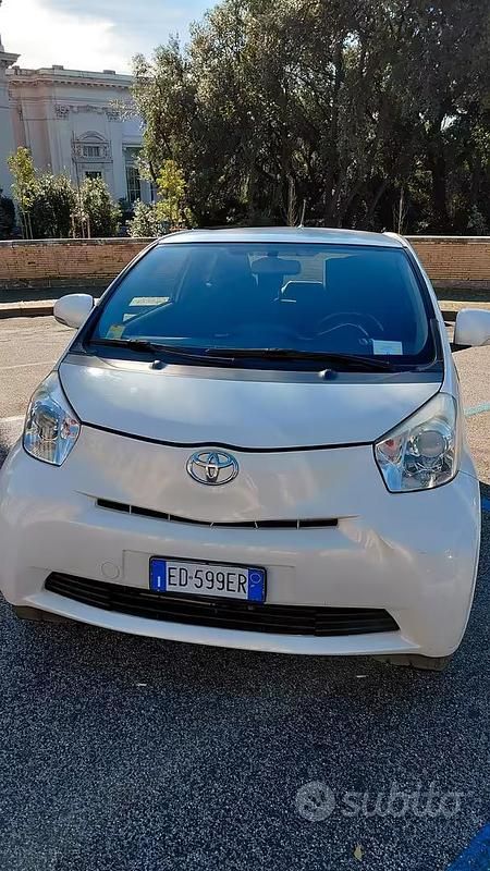 Usata Toyota iQ 98 CV (72 kW) 2010 Bianco Utilitaria