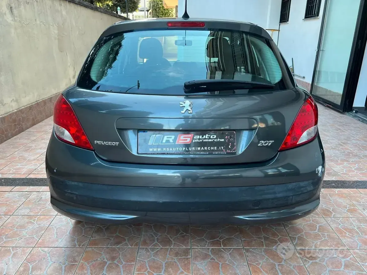Usata Peugeot 207 73 CV (53 kW) 2010 Grigio Berlina