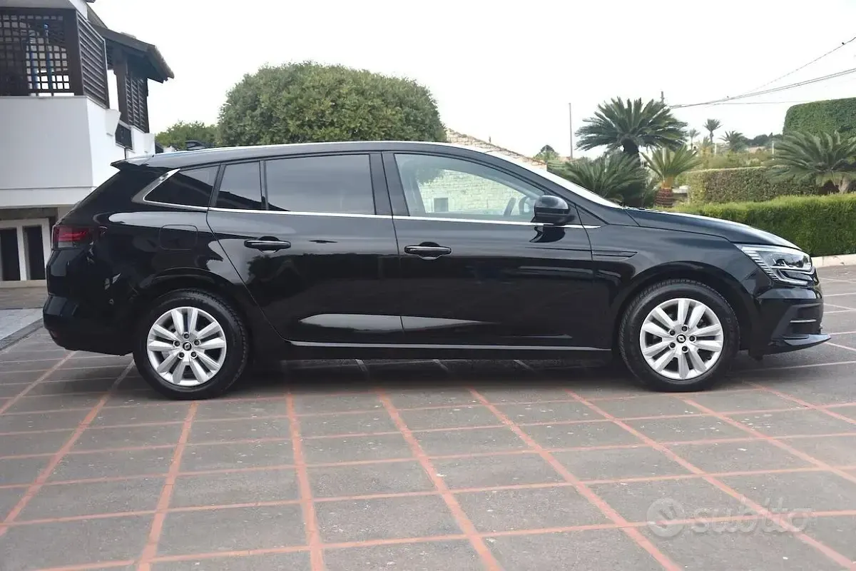 Usata Renault Mégane GrandTour Equilibre 116 CV (85 kW) 2023 Nero Station wagon