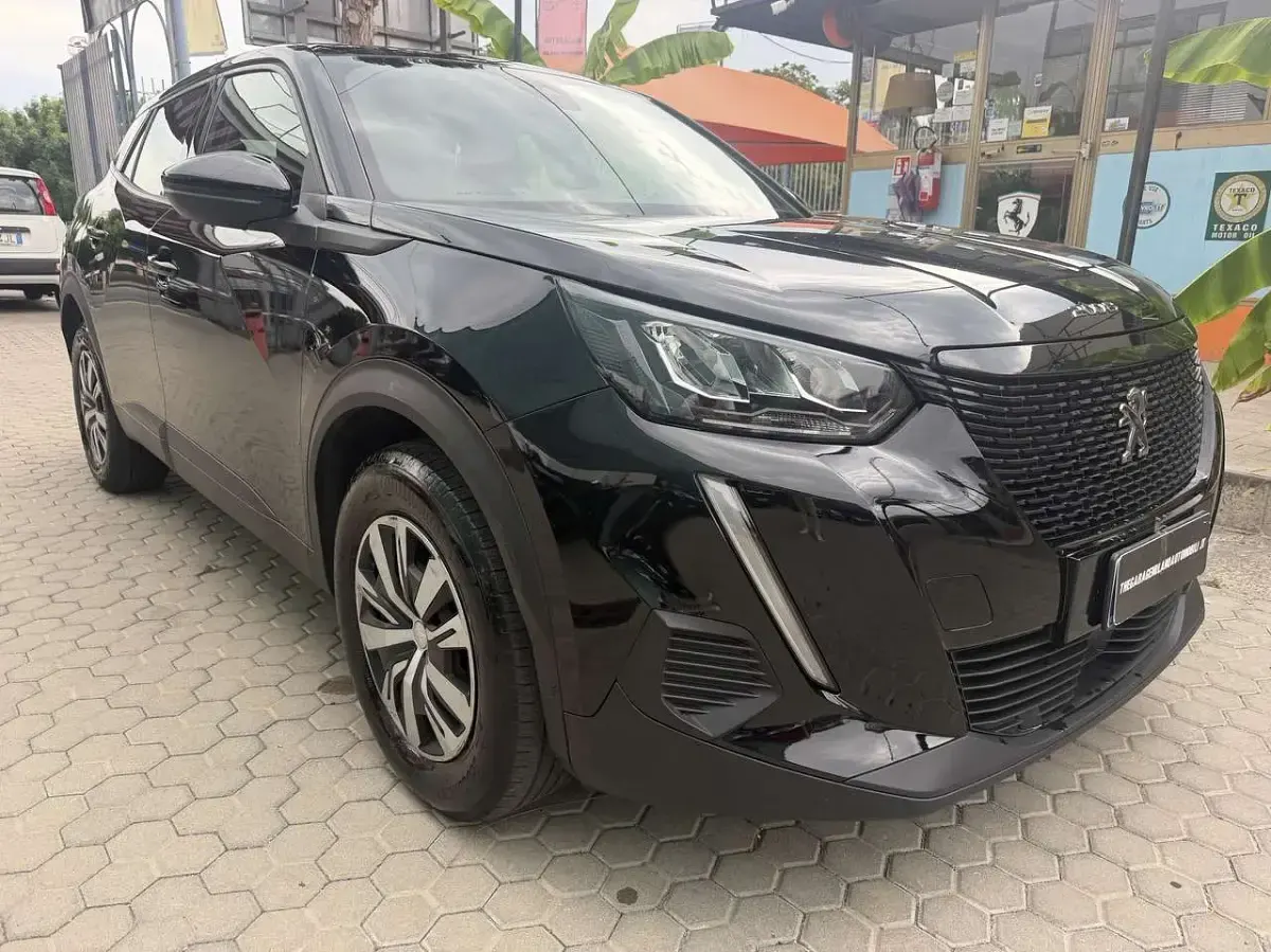 Usata Peugeot 2008 Active 102 CV (75 kW) 2023 Nero SUV