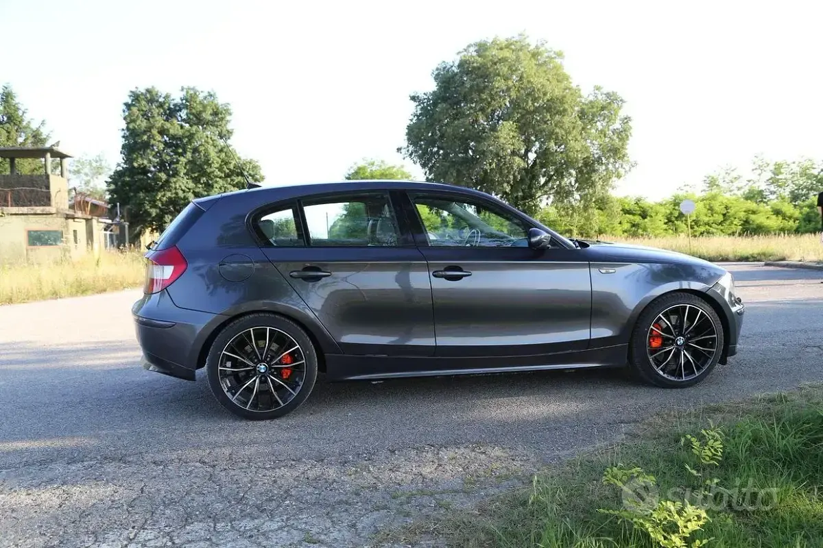 Usata BMW 130 M Sport 265 CV (194 kW) 2006 Grigio Utilitaria