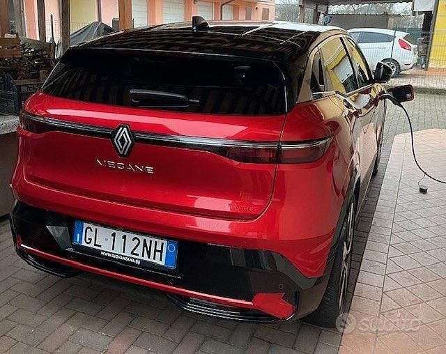 Usata Renault Mégane 95 kW (130 CV) 2023 Rosso Berlina