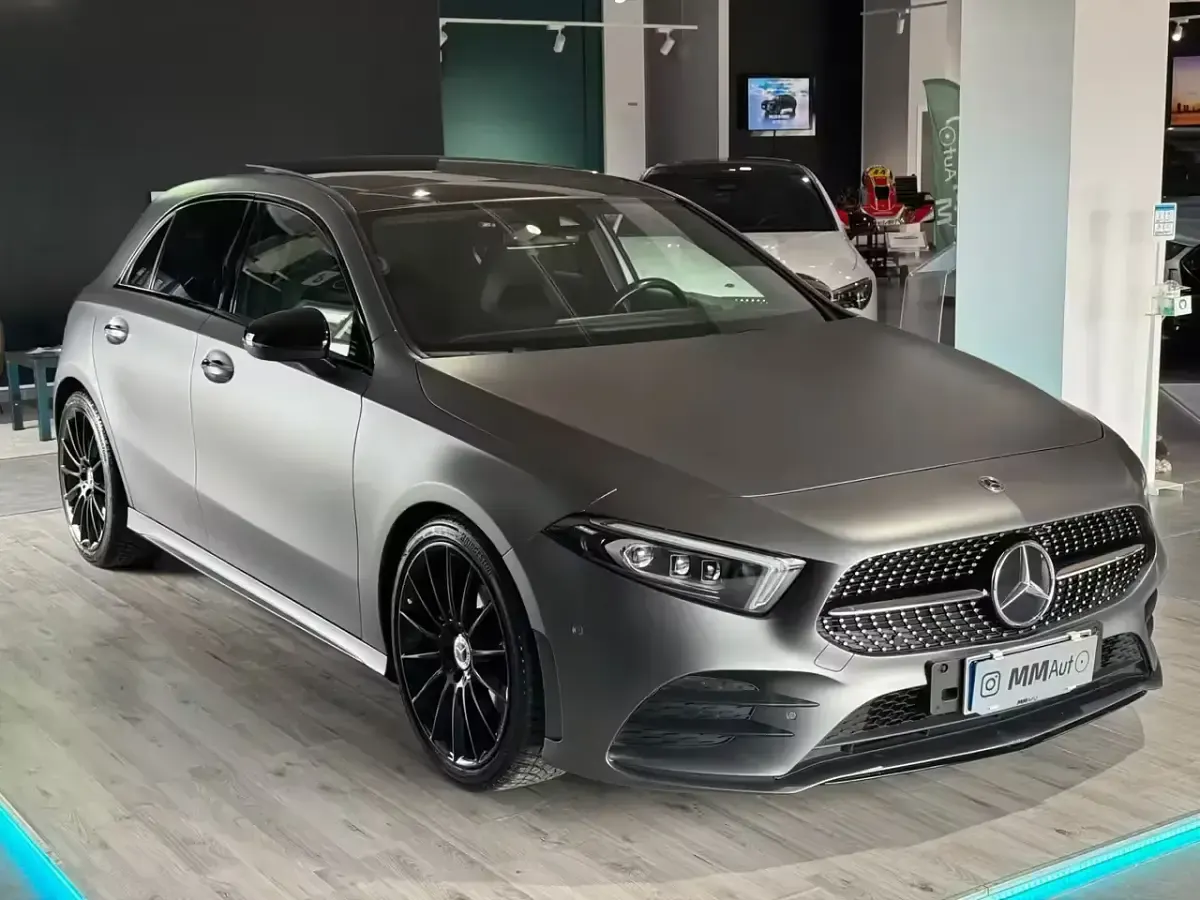 Usata Mercedes 200 Premium 149 CV (109 kW) 2022 Grigio Berlina