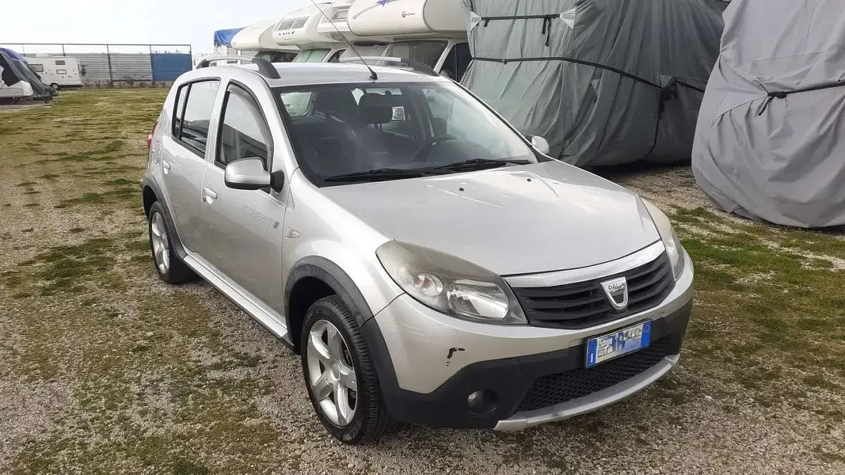 Usata Dacia Sandero Stepway 84 CV (61 kW) 2012 Berlina