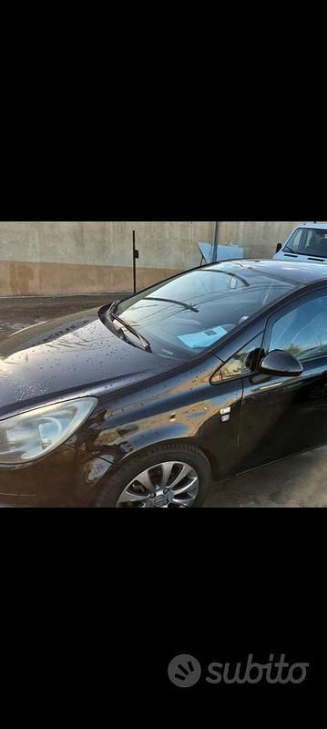 Usata Opel Corsa Edition 80 CV (58 kW) 2010 Nero Utilitaria
