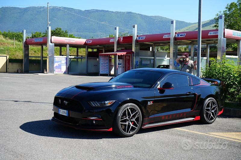 Usata Ford Mustang 317 CV (233 kW) 2016 Nero Coupé