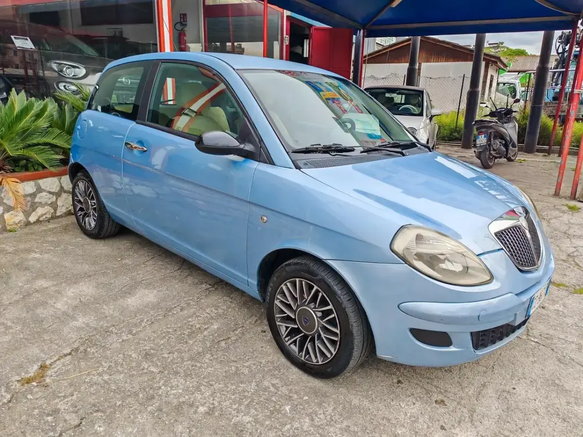 Usata Lancia Ypsilon 69 CV (50 kW) 2006 Blu Utilitaria