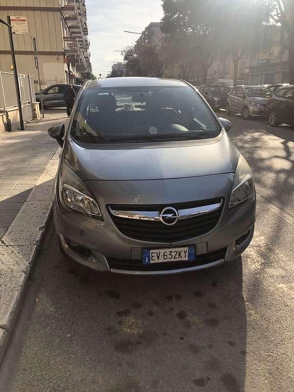 Usata Opel Meriva 120 CV (88 kW) 2014 Monovolume
