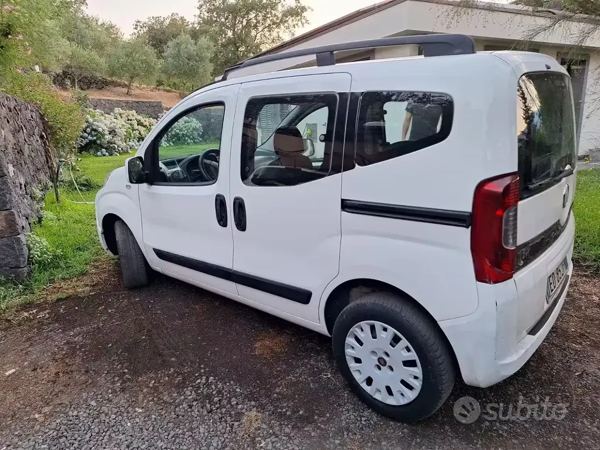 Usata Fiat Qubo Trekking 80 CV (58 kW) 2014 Bianco Monovolume