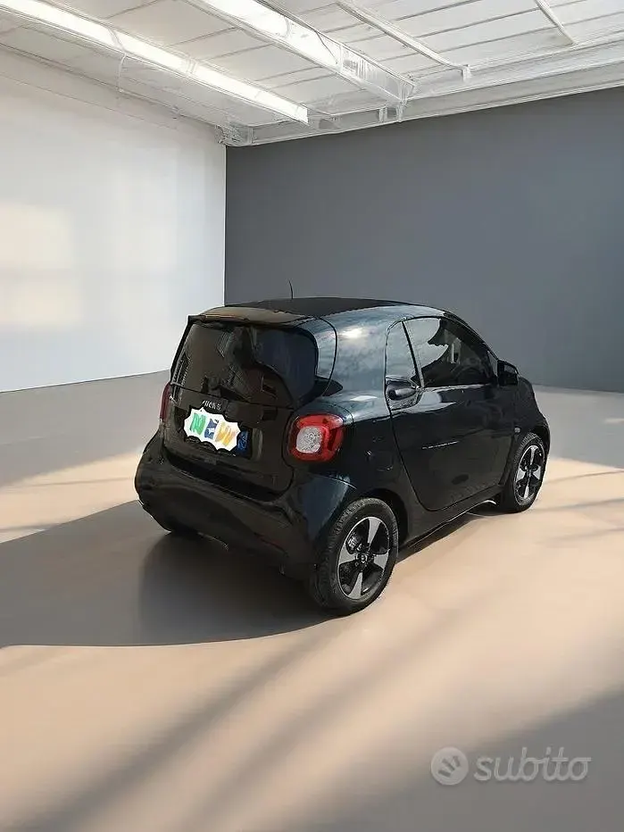 Usata Smart ForTwo Electric Drive Passion 41 kW (56 CV) 2022 Nero Coupé