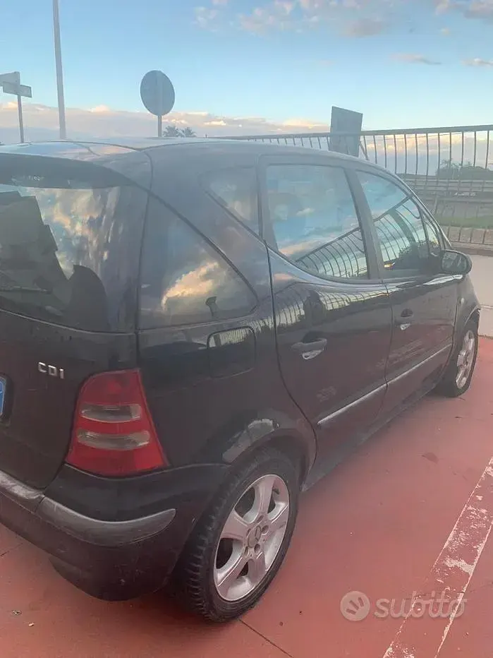 Usata Mercedes A170 95 CV (69 kW) 2002 Nero Utilitaria