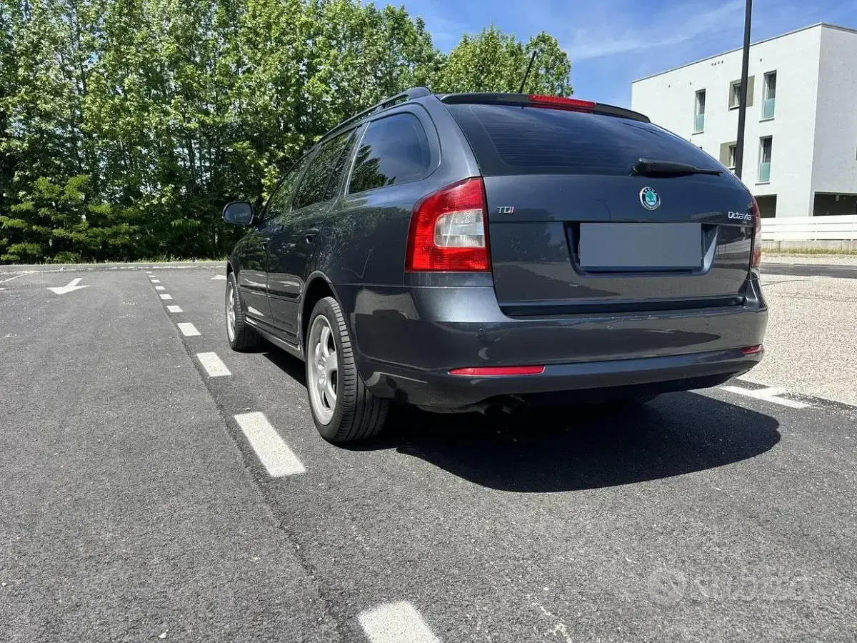 Usata Skoda Octavia 140 CV (102 kW) 2011 Blu Station wagon