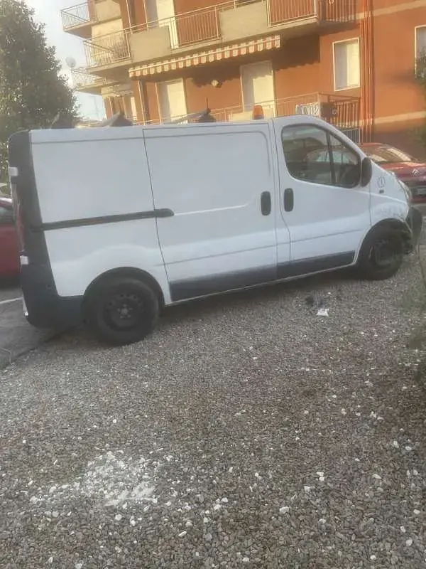 Usata Renault Trafic 95 CV (69 kW) 2006 Monovolume