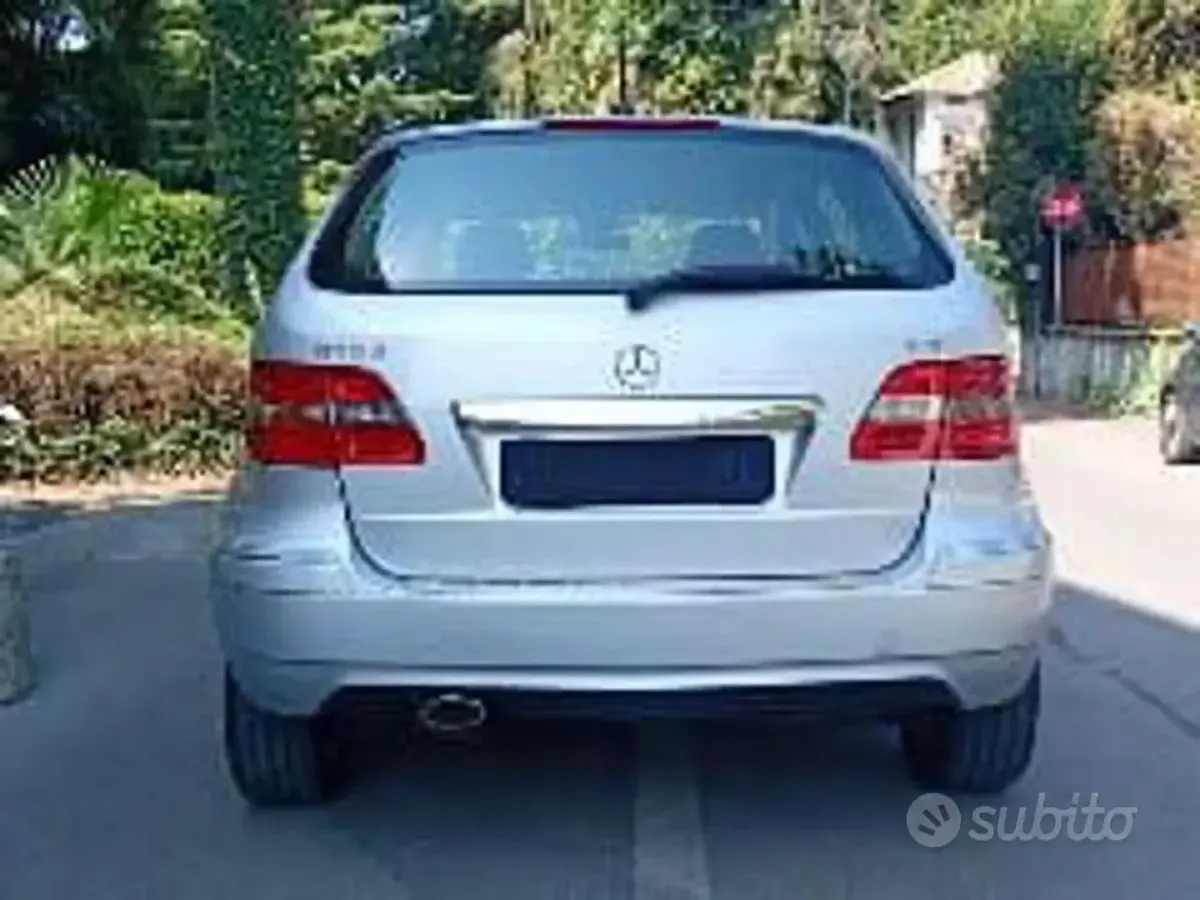 Usata Mercedes B180 Chrome 109 CV (80 kW) 2008 Grigio Monovolume