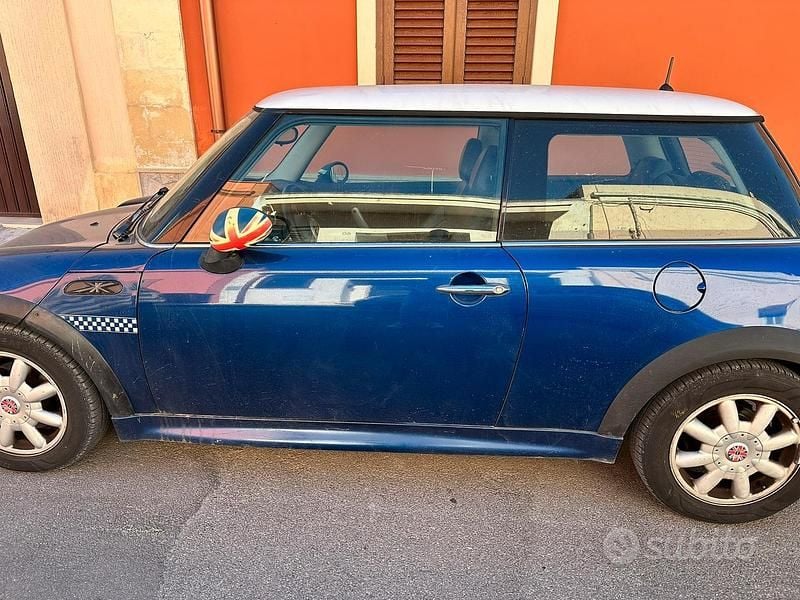 Usata Mini One D 75 CV (55 kW) 2003 Blu Utilitaria