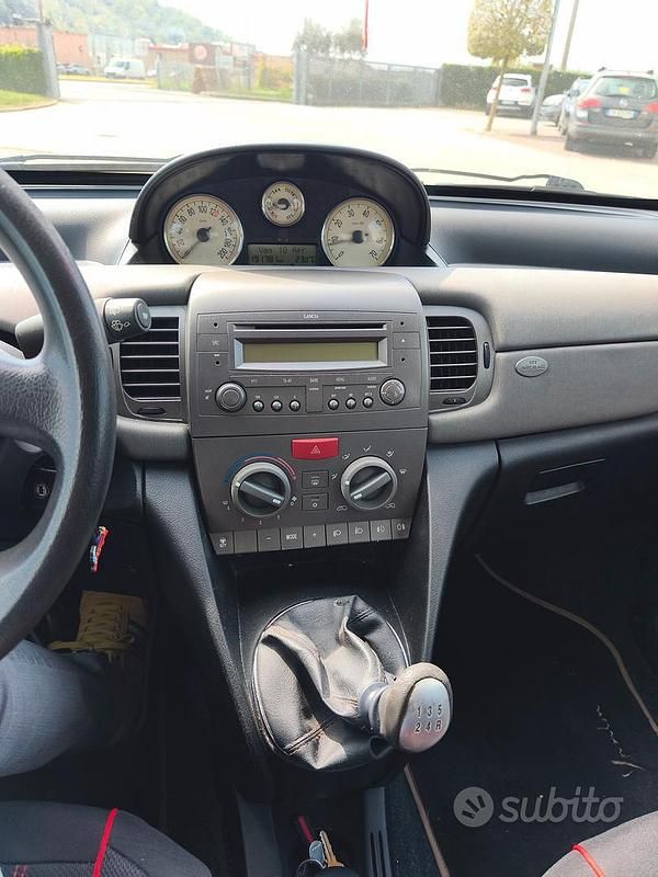 Usata Lancia Ypsilon 60 CV (44 kW) 2006 Marrone Utilitaria