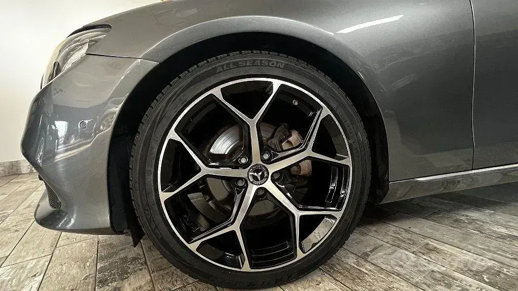 Usata Mercedes E220 194 CV (142 kW) 2017 Grigio Berlina
