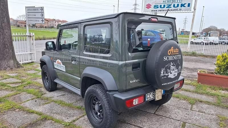 Usata Suzuki Jimny 101 CV (74 kW) 2021 Verde SUV