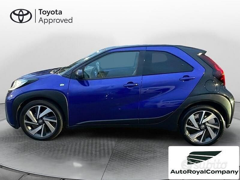 Usata Toyota Aygo X Lounge 72 CV (52 kW) 2022 Blu SUV