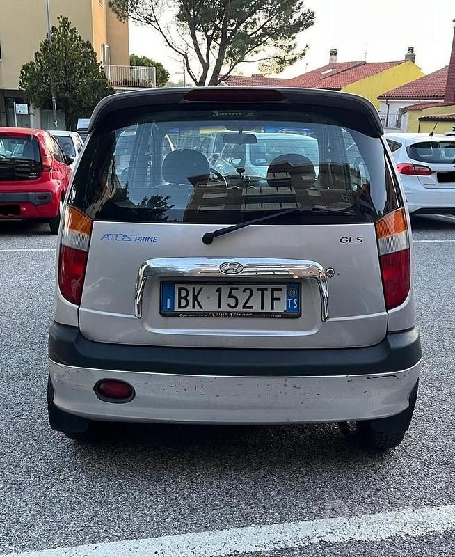 Usata Hyundai Atos GLS 54 CV (39 kW) 2000 Grigio Utilitaria