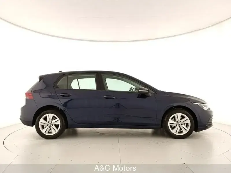 Usata VW Golf VIII Life 110 CV (80 kW) 2024 Blu
