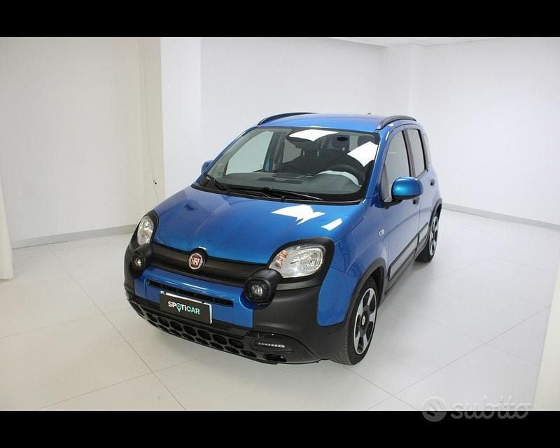 Usata Fiat Panda Cross Cross 69 CV (50 kW) 2025 Blu Utilitaria