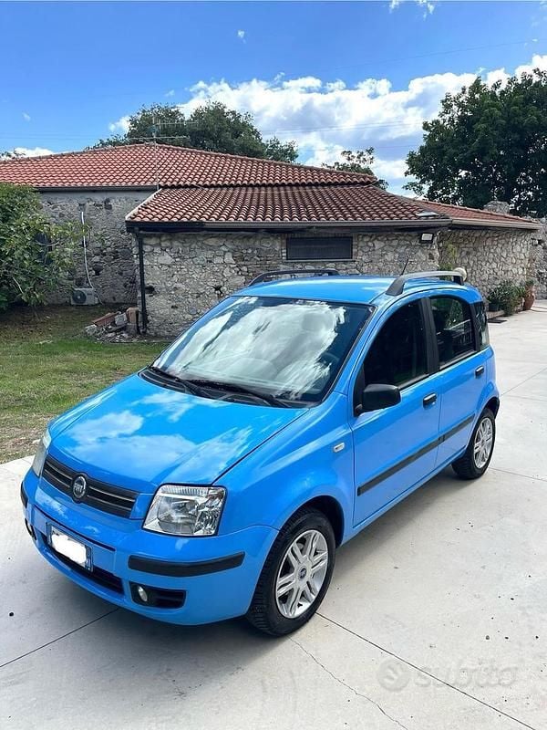 Blu Usata 2005 Fiat Panda Emotion Tre volumi | 3800 € (Buon prezzo) - Immagine 1/4