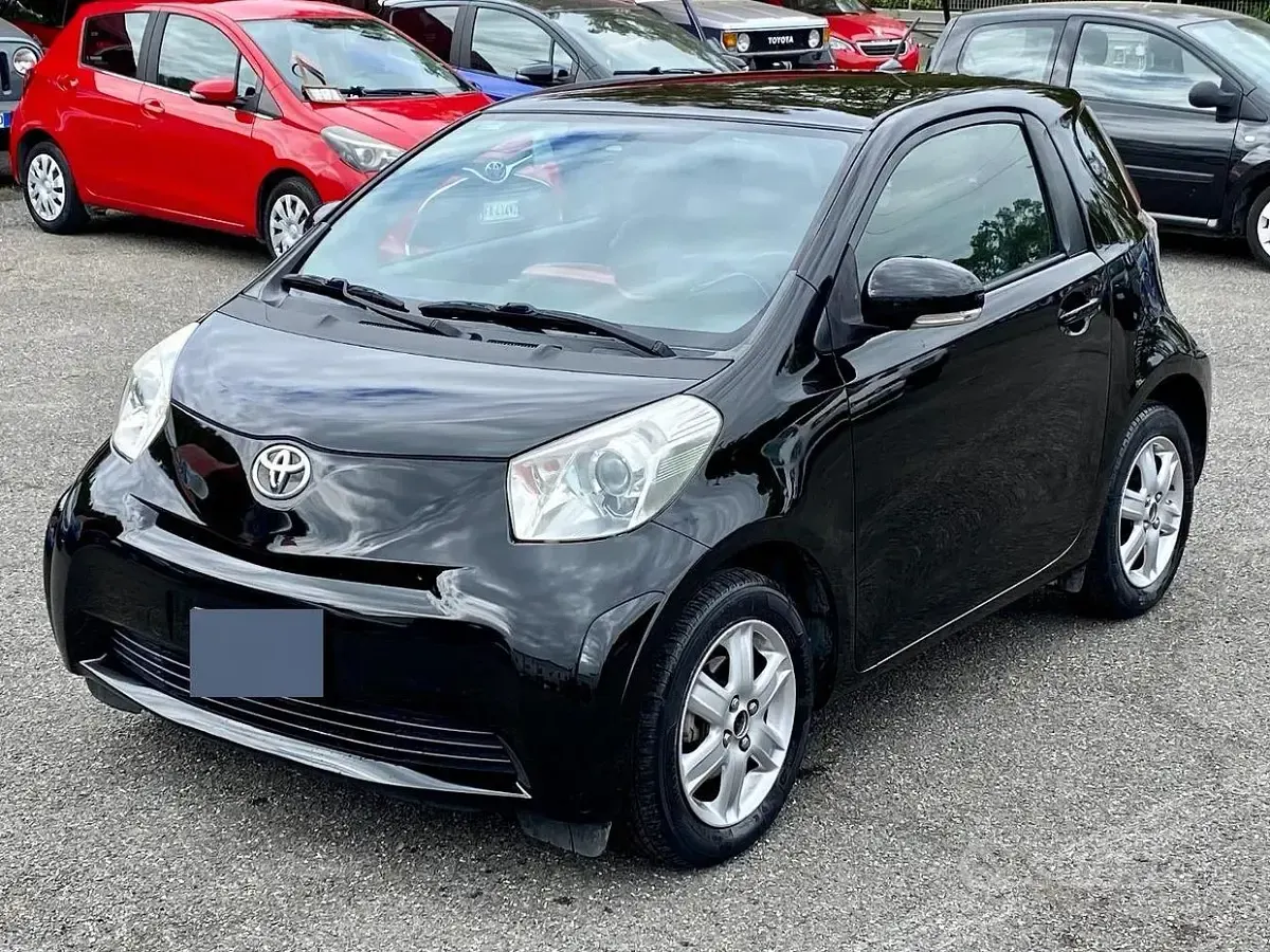 Gebraucht Toyota iQ Lounge 68 PS (50 kW) 2012 Schwarz Kleinwagen