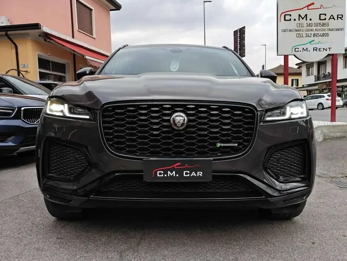 Usata Jaguar F-Pace R-Dynamic 204 CV (150 kW) 2023 Grigio SUV