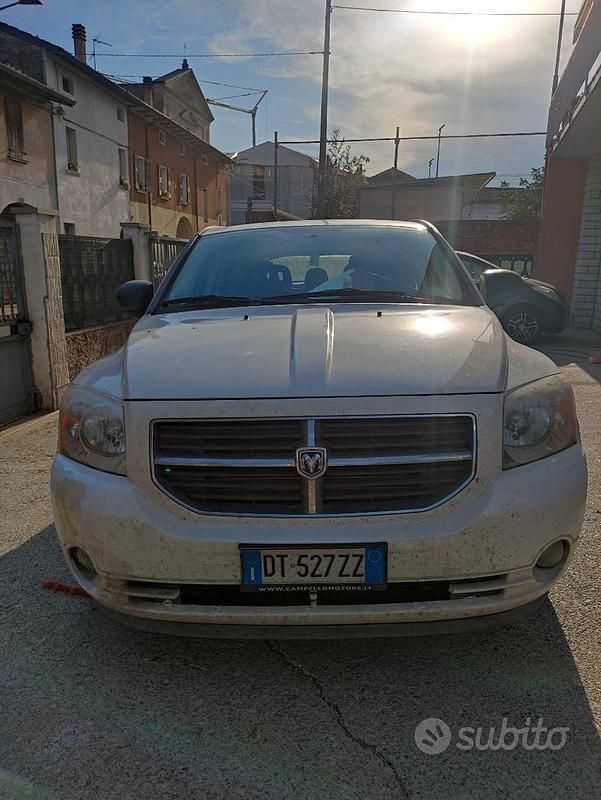 Usata Dodge Caliber SXT 140 CV (102 kW) 2009 Bianco Utilitaria