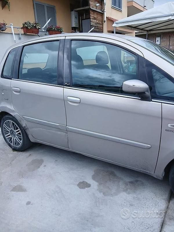 Usata Lancia Musa 90 CV (66 kW) 2008 Monovolume