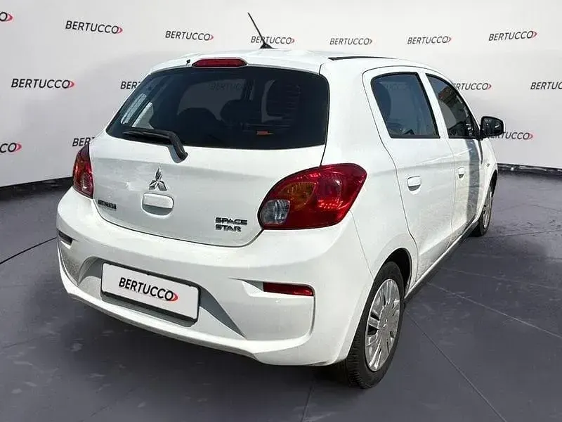 Usata Mitsubishi Space Star Invite 71 CV (52 kW) 2016 Bianco Utilitaria