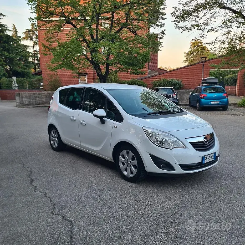 Usata Opel Meriva 110 CV (80 kW) 2012 Bianco Monovolume