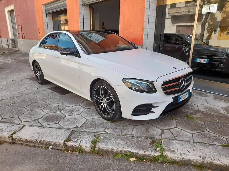 Usata Mercedes E220 AMG line 194 CV (142 kW) 2017 Bianco Berlina
