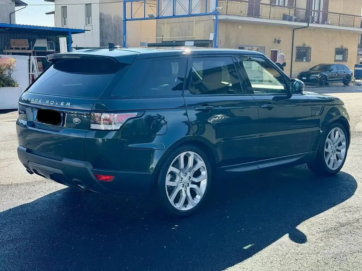 Usata Land Rover Range Rover HSE Dynamic 249 CV (183 kW) 2015 Verde SUV
