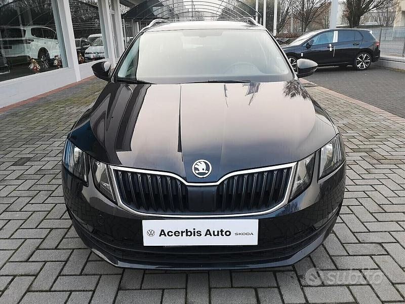 Usata Skoda Octavia Executive 116 CV (85 kW) 2019 Nero Station wagon
