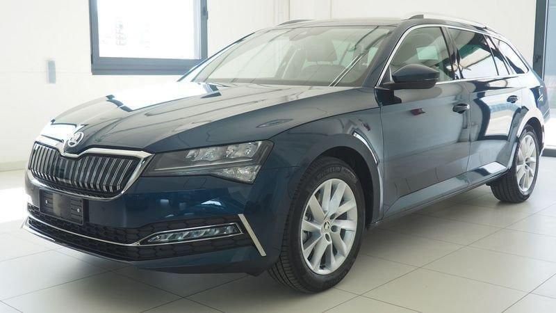 Usata Skoda Superb Style 218 CV (160 kW) 2023 Blu/azzurro Station wagon