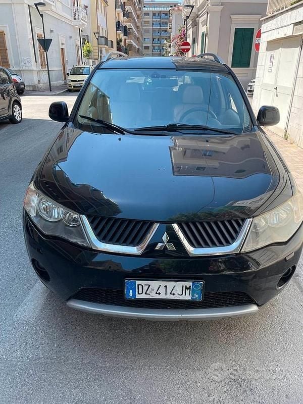 Usata Mitsubishi Outlander 140 CV (102 kW) 2009 Nero SUV
