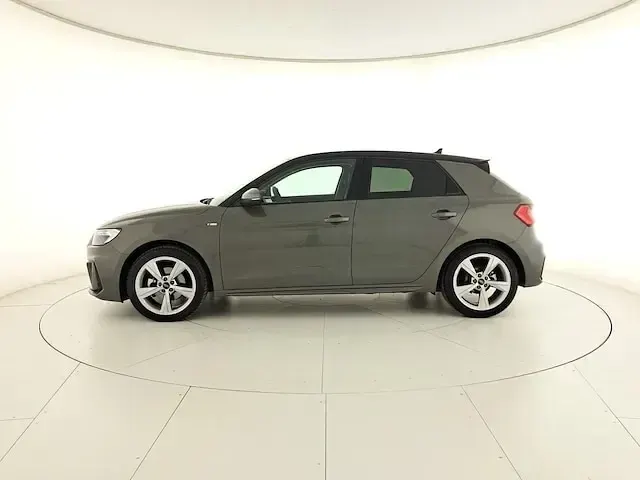 Usata Audi A1 Sportback S-Line 150 CV (110 kW) 2024 Grigio chronos metallizzato nero mito metallizzato Utilitaria