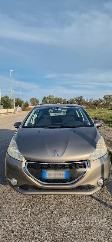 Usata Peugeot 208 Active 2014 Utilitaria