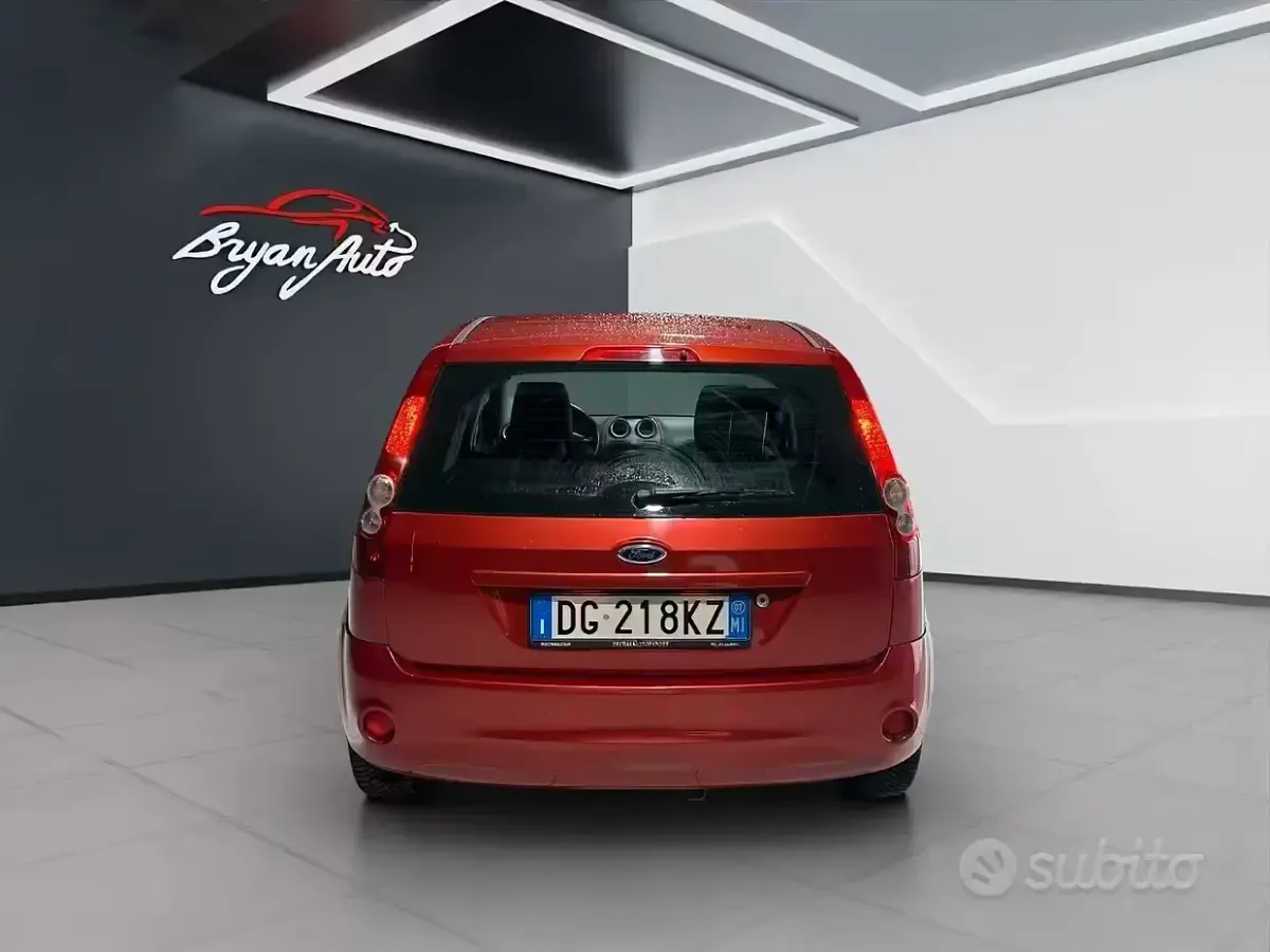 Brugt Ford Fiesta Ghia 75 HK (55 kW) 2007 Rød Hatchback