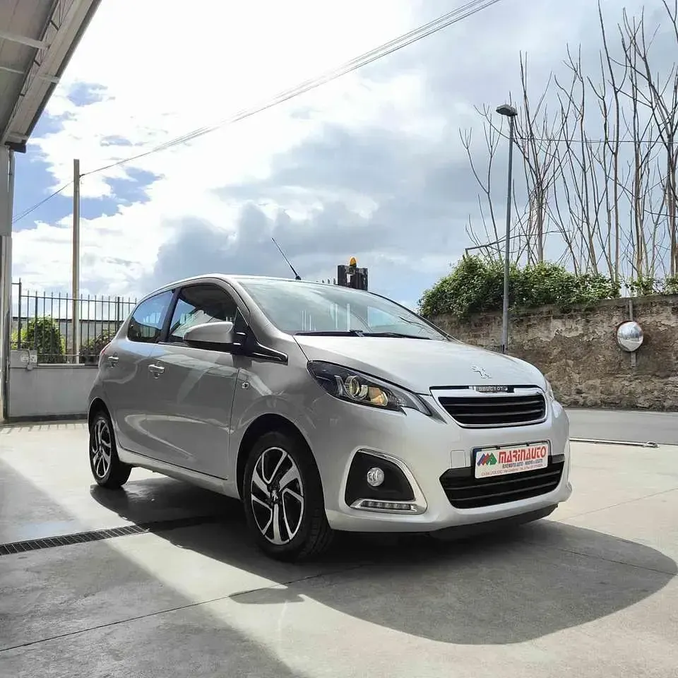 Usata Peugeot 108 Allure 72 CV (52 kW) 2020 Grigio Berlina