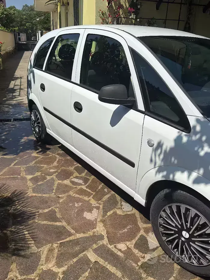 Usata Opel Meriva Club 90 CV (66 kW) 2009 Bianco Monovolume