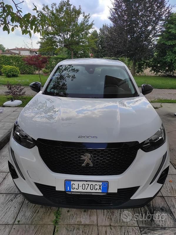Usata Peugeot 2008 83 CV (61 kW) 2022 Bianco SUV