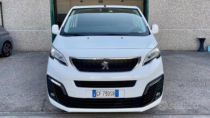 Occasion Peugeot Traveller Active 144 ch (105 kW) 2021 Blanc Monospace